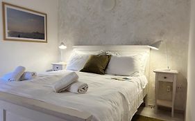 Iza Roka Apartments